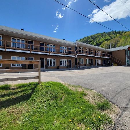 Motel Le Riviera La Malbaie Eksteriør billede