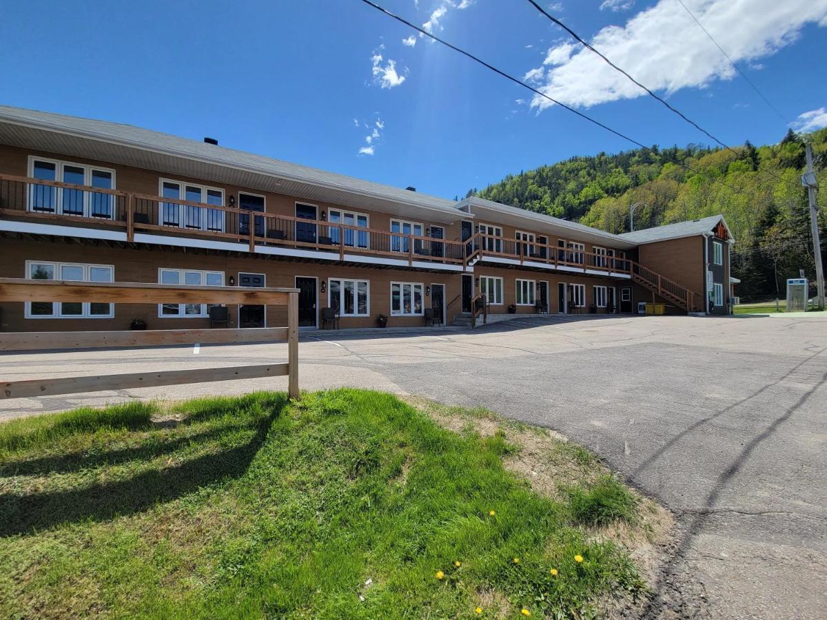 Motel Le Riviera La Malbaie Eksteriør billede